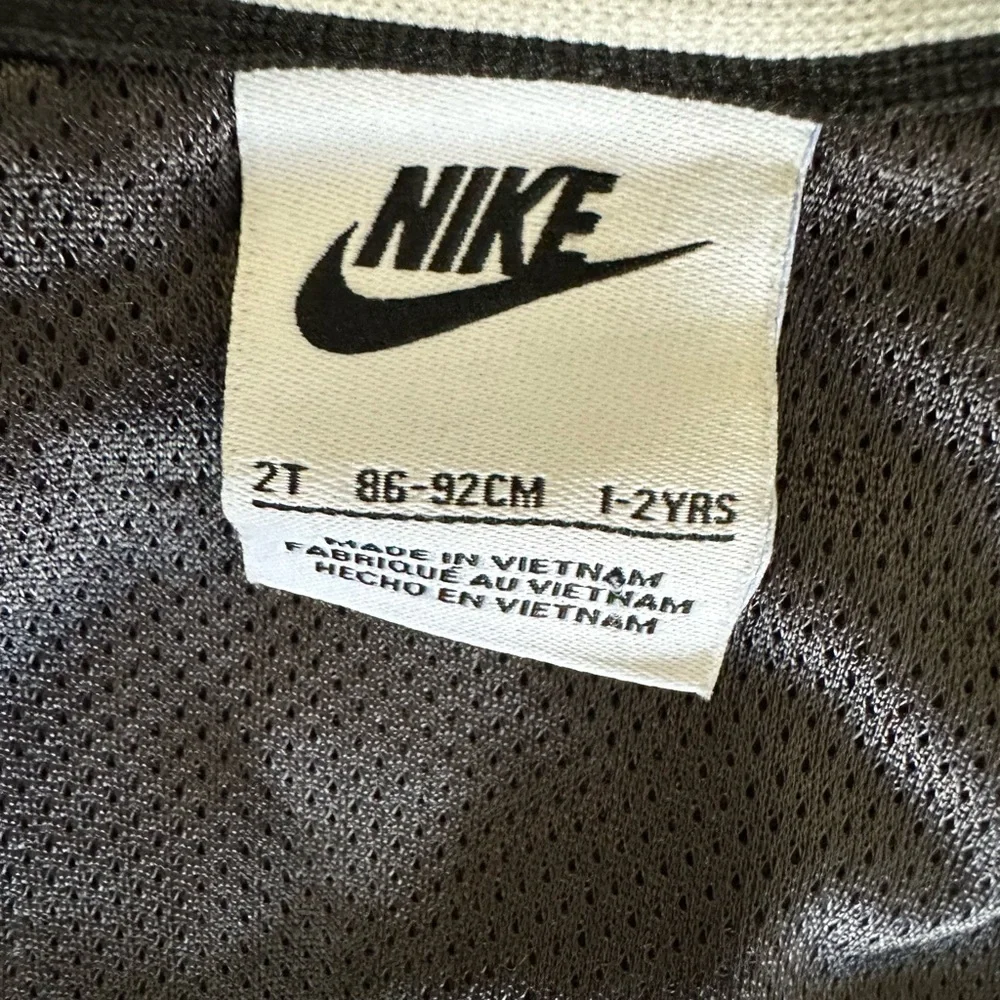 Nike Toddler Unisex Black White NSW Windbreaker Hooded Zip Jacket Like New
